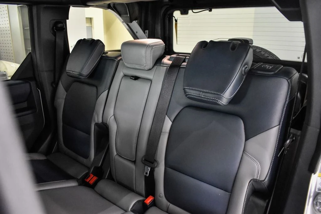 2023 Ford Bronco Outer Banks interior, seats, Dark Space Gray