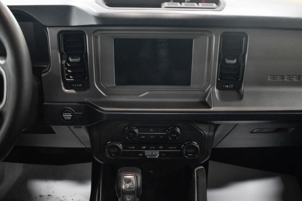 2023 Ford Bronco Outer Banks interior, Dark Space Gray