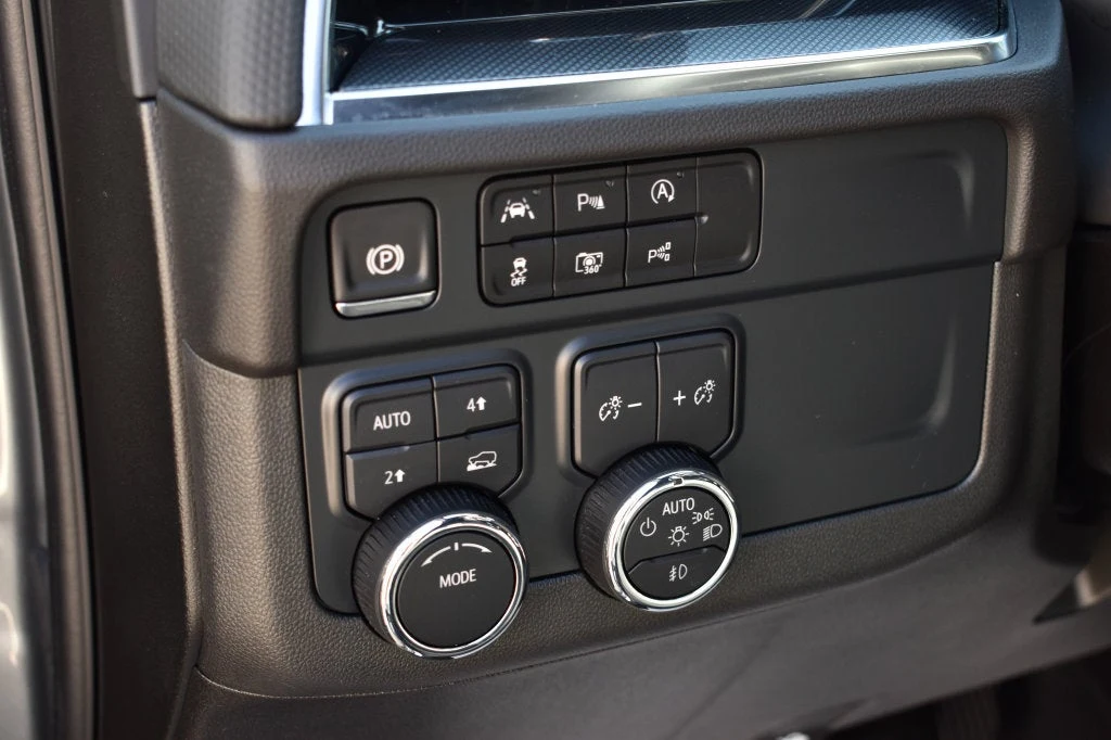 2025 Chevrolet Tahoe RST interior, Jet Black/Victory Red