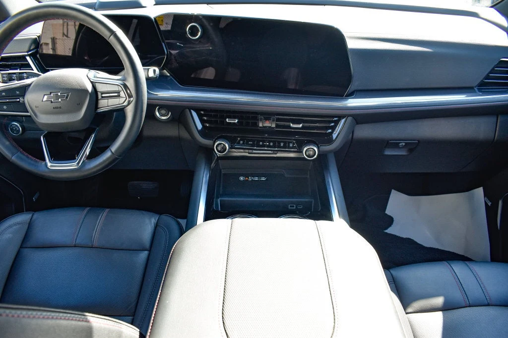 2025 Chevrolet Tahoe RST interior, Jet Black/Victory Red