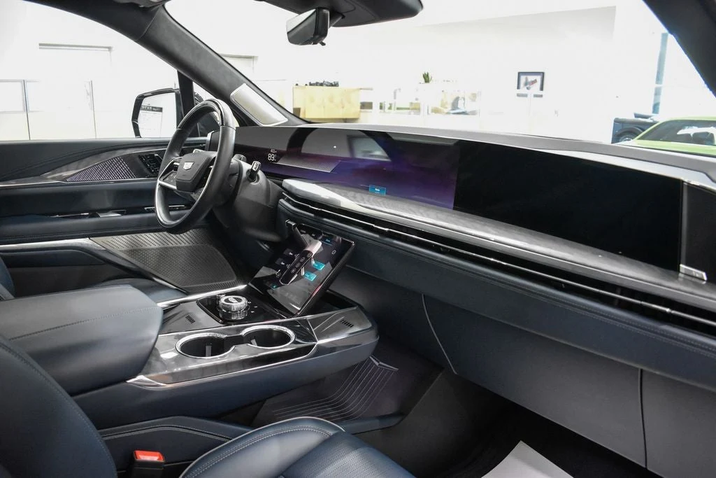2025 Cadillac Escalade IQ Luxury 2 interior, dashboard, Harbor Blue