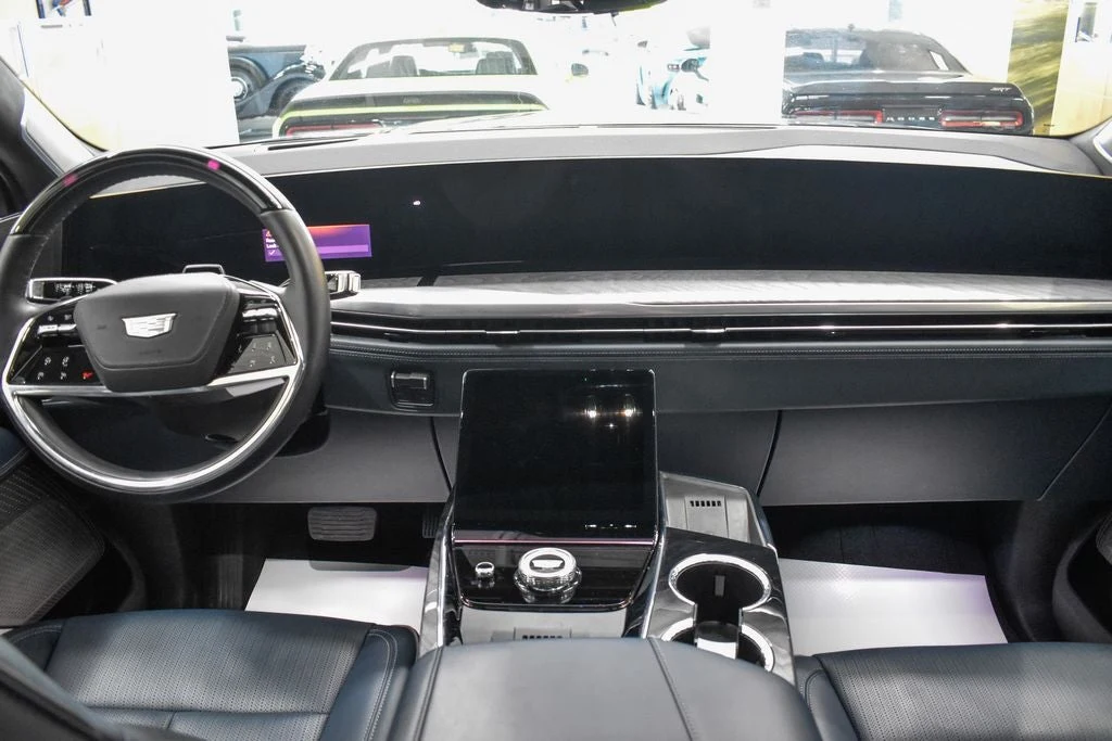 2025 Cadillac Escalade IQ Luxury 2 interior, dashboard, Harbor Blue