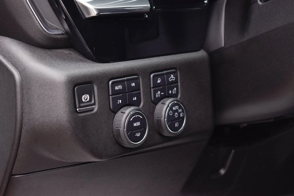2025 Chevrolet Silverado 2500HD LTZ interior, door panel, Jet Black