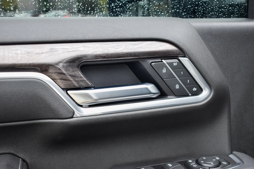 2025 Chevrolet Silverado 2500HD LTZ interior, door panel, Jet Black