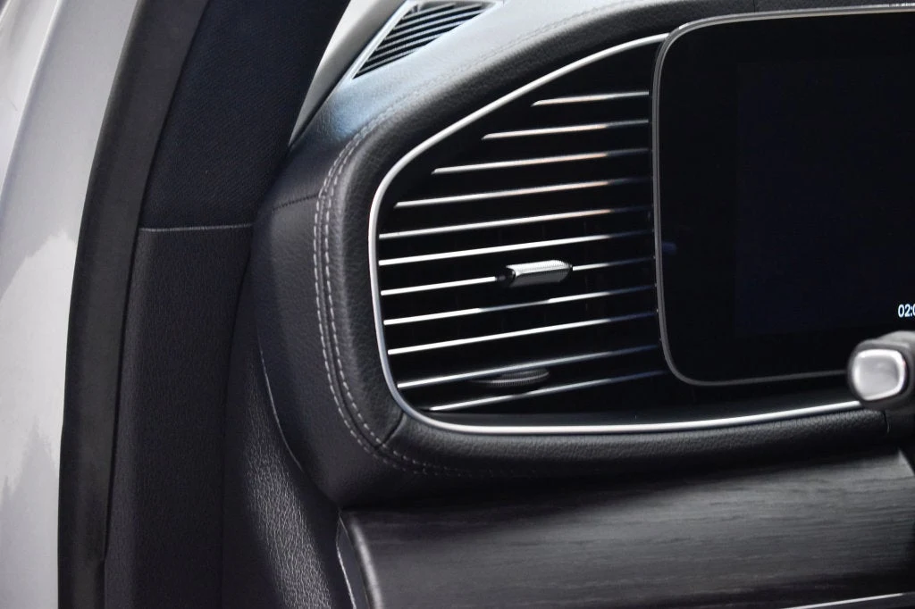 2024 Mercedes-Benz GLE 450 4MATIC interior, door panel, Black