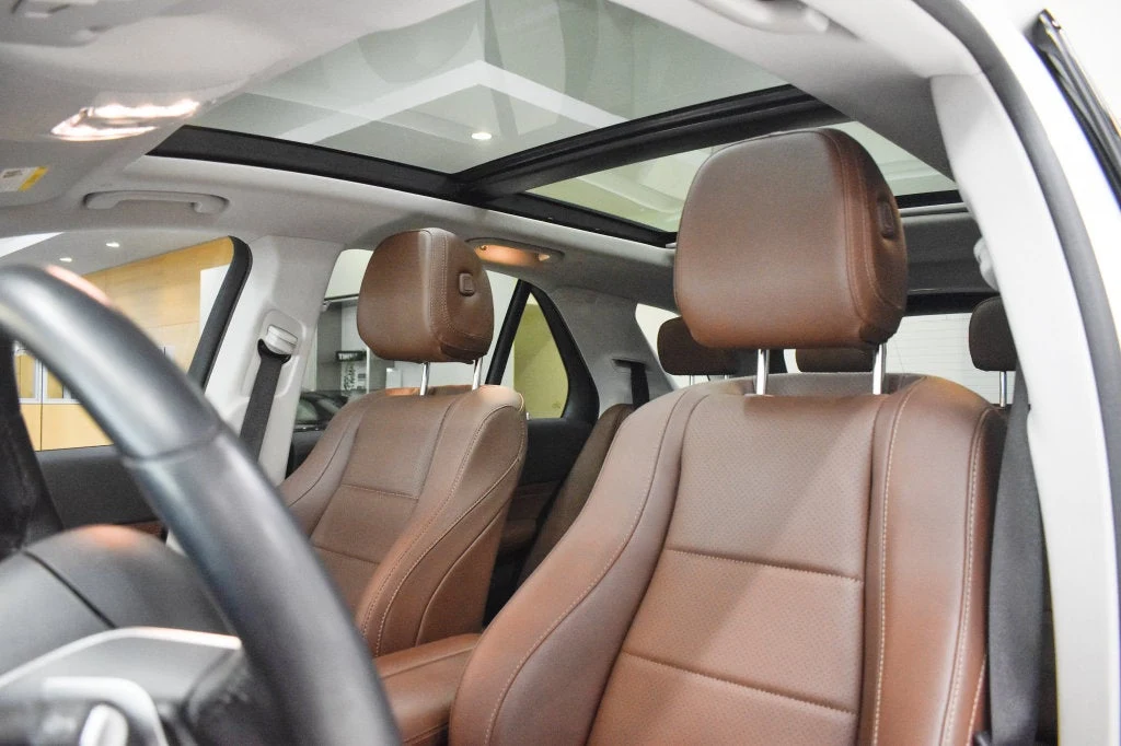 2026 Mercedes-Benz GLE 450 4MATIC interior, seats, Bahia Brown/Black