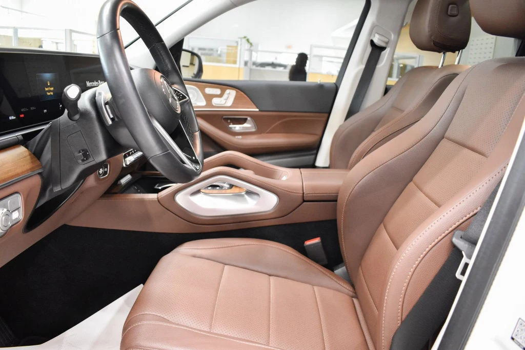 2026 Mercedes-Benz GLE 450 4MATIC interior, seats, Bahia Brown/Black
