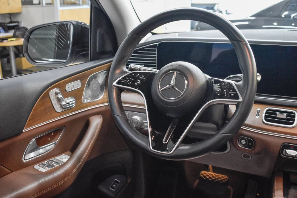 2026 Mercedes-Benz GLE 450 4MATIC interior, dashboard, Bahia Brown/Black