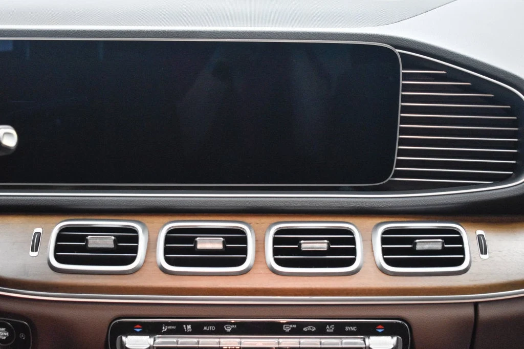 2026 Mercedes-Benz GLE 450 4MATIC interior, door panel, Bahia Brown/Black