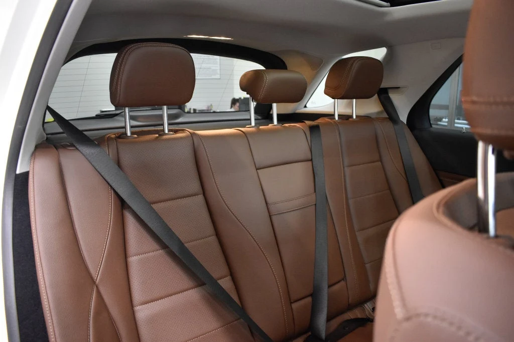 2026 Mercedes-Benz GLE 450 4MATIC interior, seats, Bahia Brown/Black