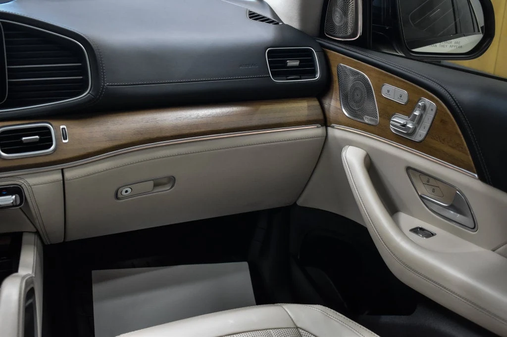 2022 Mercedes-AMG GLE 53 4MATIC+ interior, door panel, Macchiato Beige