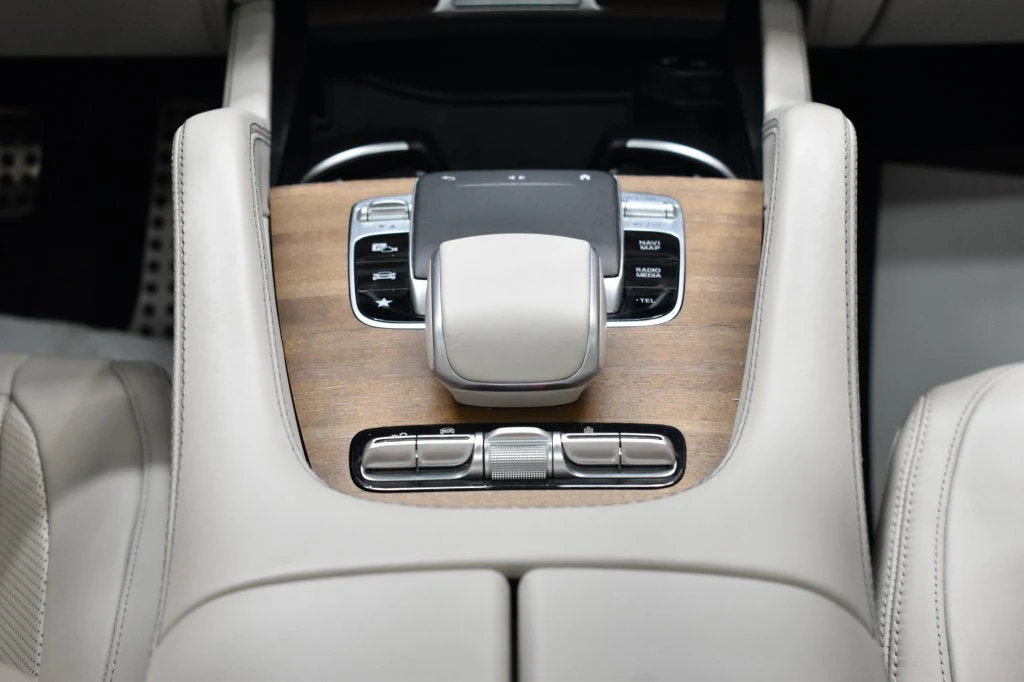 2022 Mercedes-AMG GLE 53 4MATIC+ interior, center console, Macchiato Beige