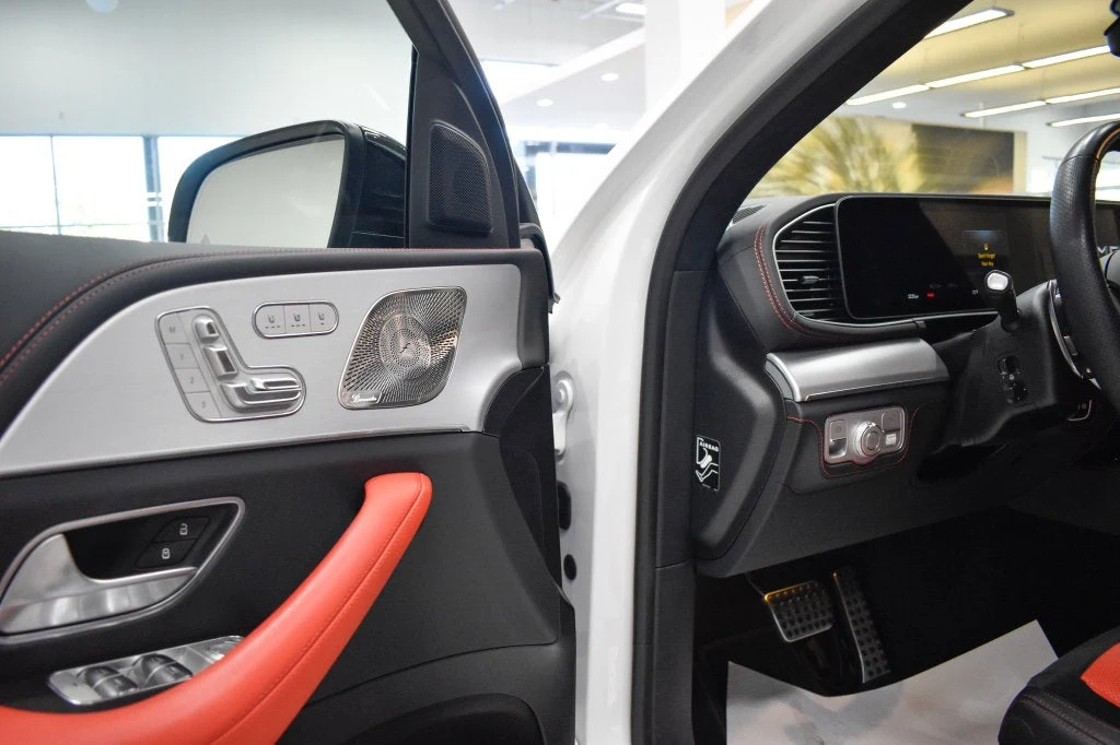 2025 Mercedes-AMG GLE 63 S 4MATIC+ Coupe interior, door panel, Classic Red/Black