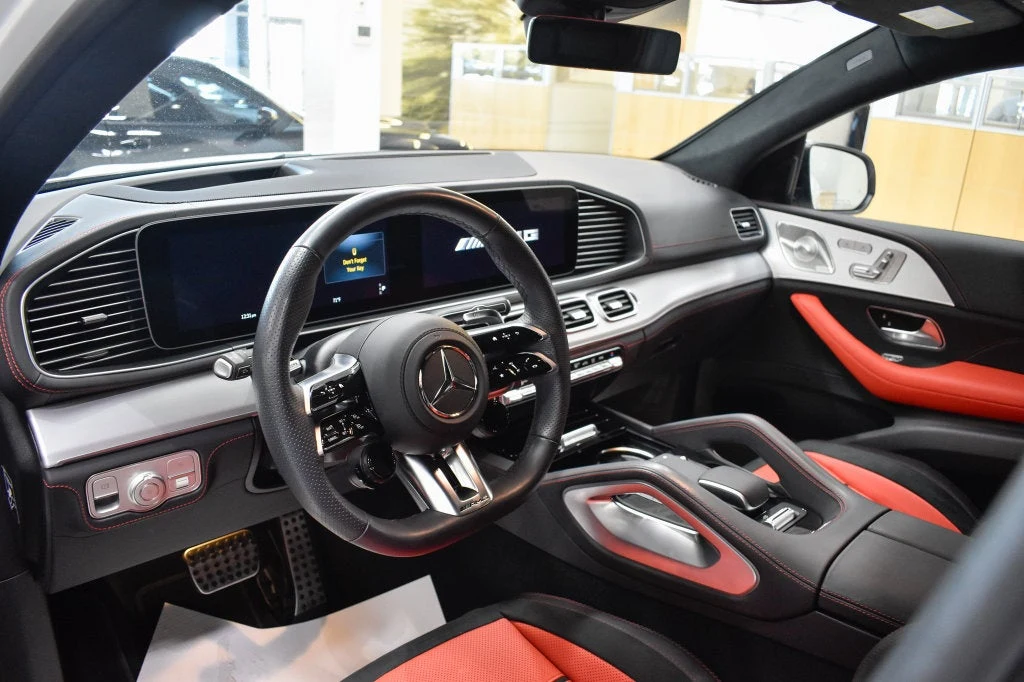 2025 Mercedes-AMG GLE 63 S 4MATIC+ Coupe interior, dashboard, Classic Red/Black