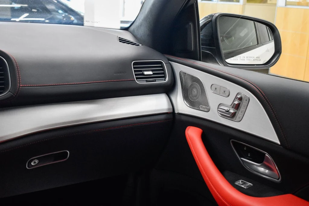 2025 Mercedes-AMG GLE 63 S 4MATIC+ Coupe interior, door panel, Classic Red/Black