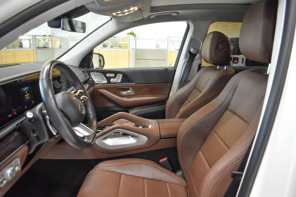 2024 Mercedes-Benz GLS 450 4MATIC interior, seats, Bahia Brown/Black