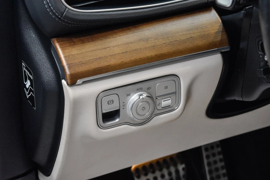 2022 Mercedes-Benz GLS 450 4MATIC interior, door panel, Macchiato Beige/Black