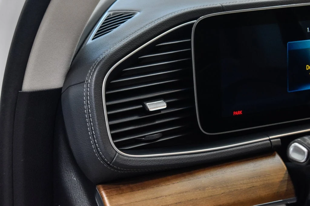2022 Mercedes-Benz GLS 450 4MATIC interior, door panel, Macchiato Beige/Black