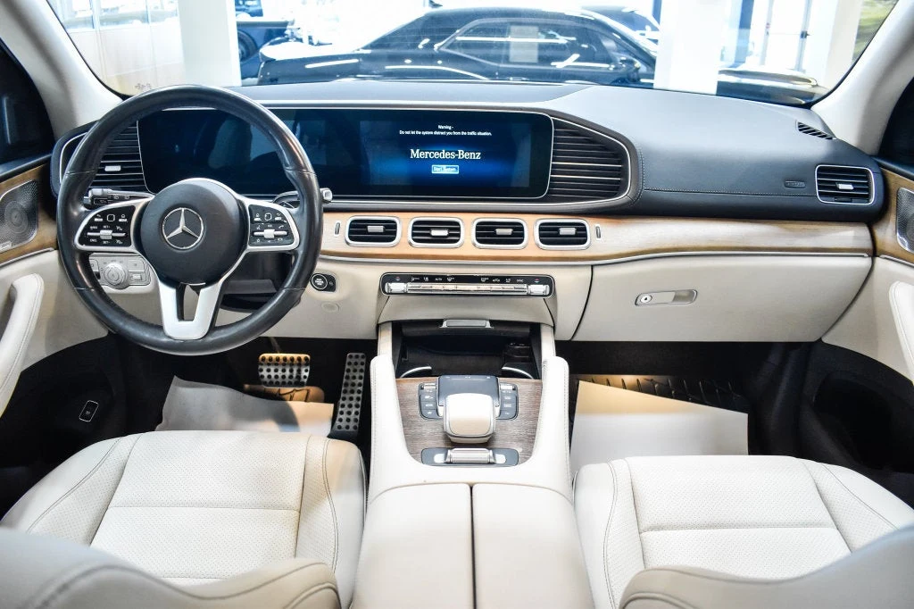 2022 Mercedes-Benz GLS 450 4MATIC interior, dashboard, Macchiato Beige/Black