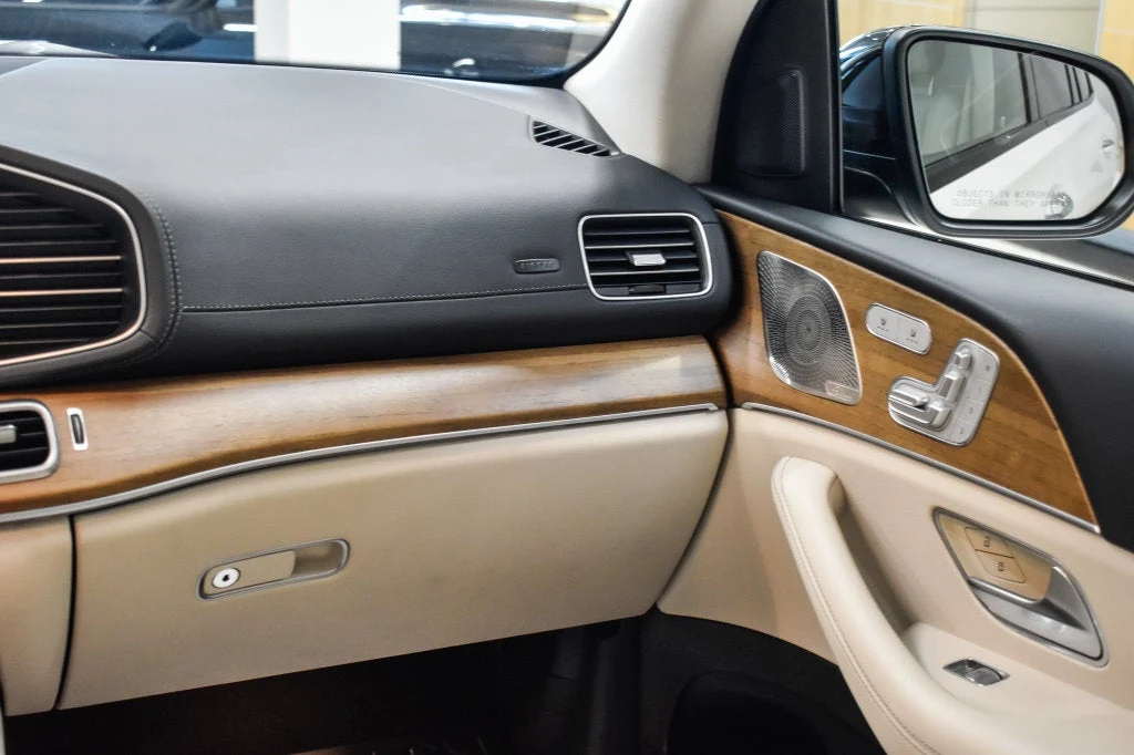 2022 Mercedes-Benz GLS 450 4MATIC interior, door panel, Macchiato Beige/Black