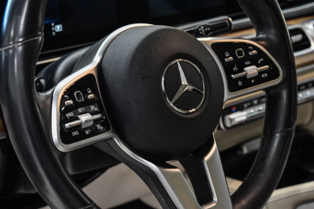 2022 Mercedes-Benz GLS 450 4MATIC interior, steering wheel, Macchiato Beige/Black