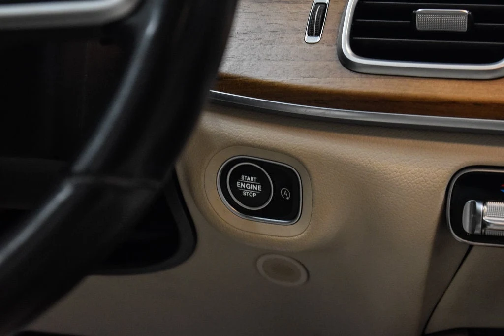 2022 Mercedes-Benz GLS 450 4MATIC interior, door panel, Macchiato Beige/Black