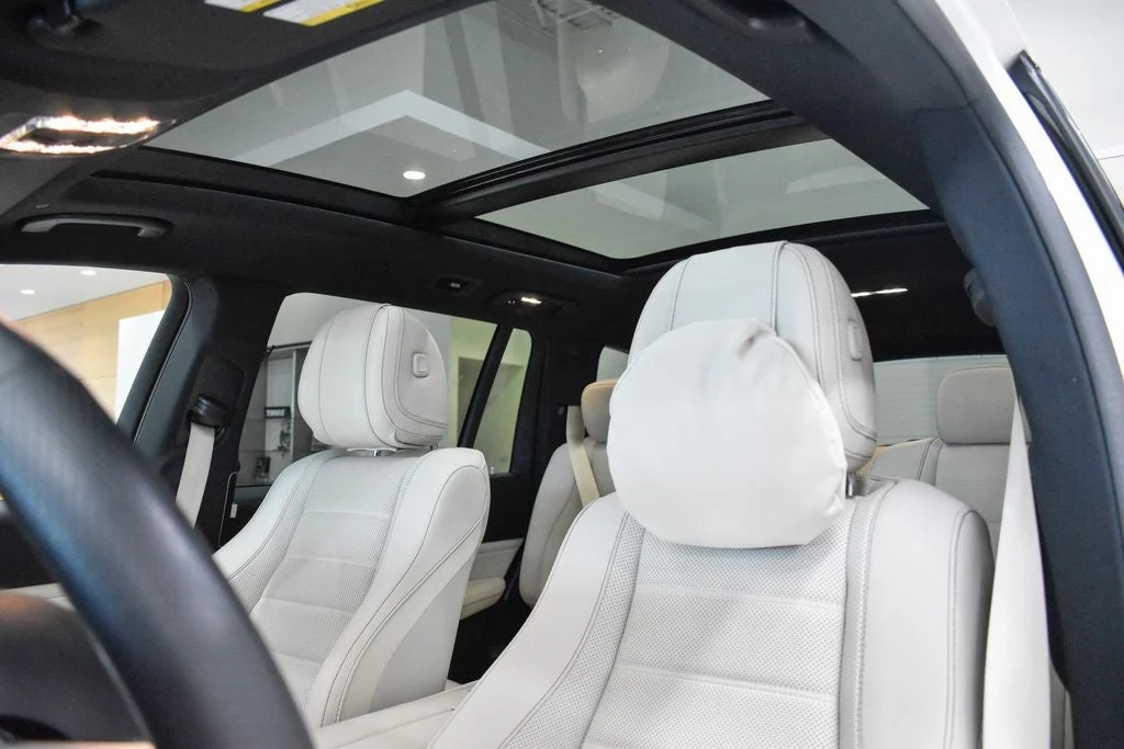 2025 Mercedes-Benz GLS 580 4MATIC interior, seats, Macchiato Beige/Black