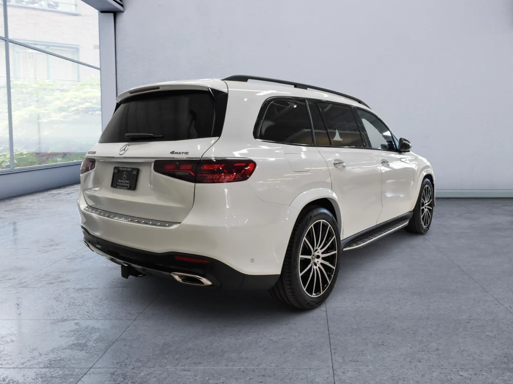 2025 Mercedes-Benz GLS 580 4MATIC, rear three-quarter view, White