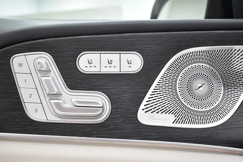 2025 Mercedes-Benz GLS 580 4MATIC interior, door panel, Macchiato Beige/Black