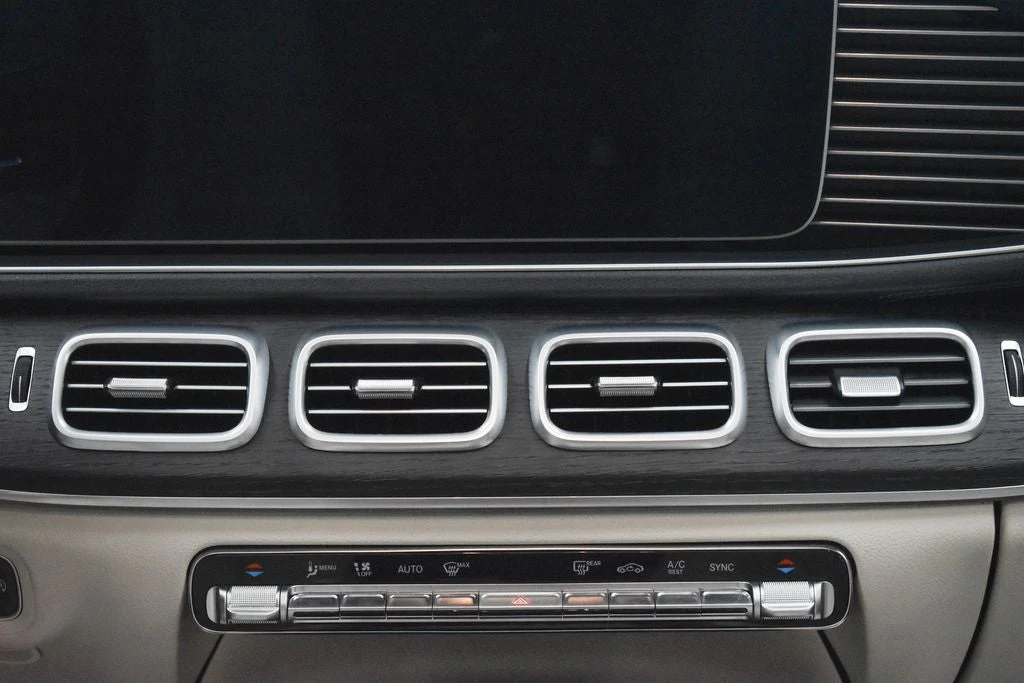 2025 Mercedes-Benz GLS 580 4MATIC interior, Macchiato Beige/Black