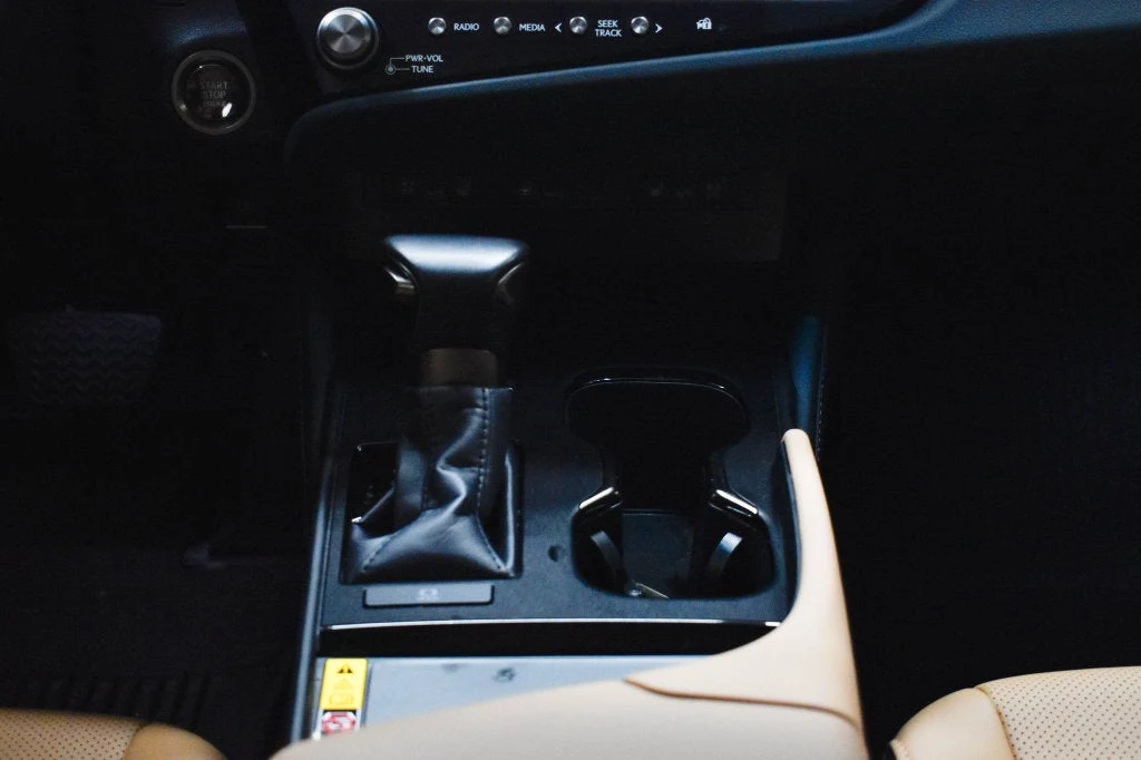 2025 Lexus ES 350 interior, center console, Palomino