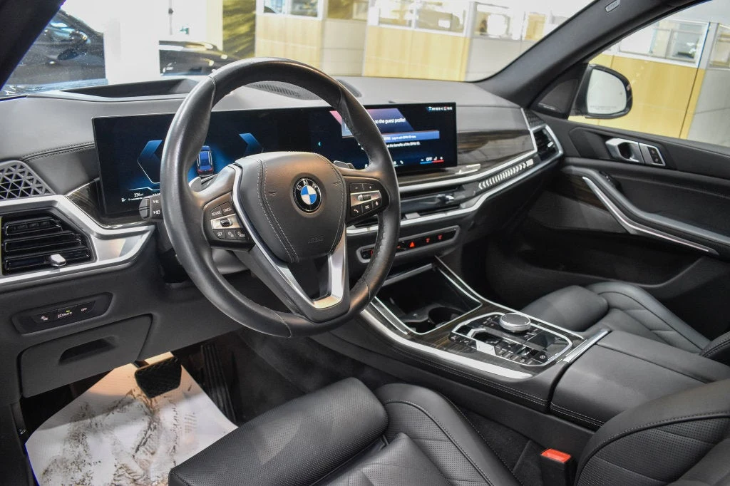 2026 BMW X5 xDrive40i interior, Black