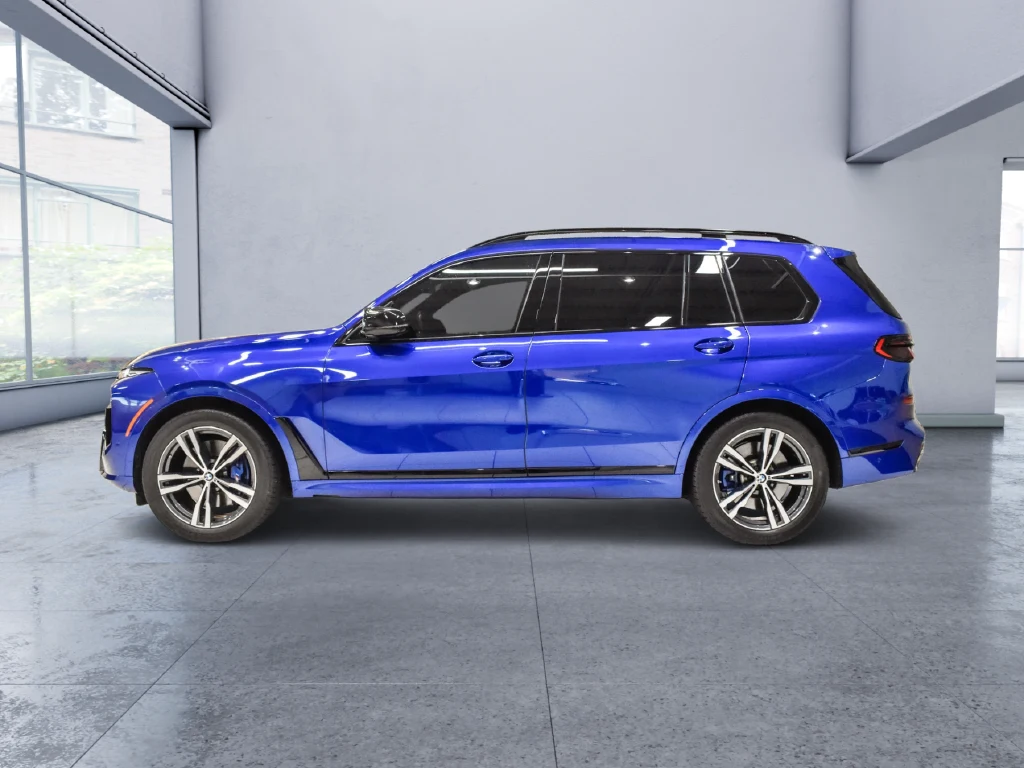 2023 BMW X7 M60i, side profile, Blue