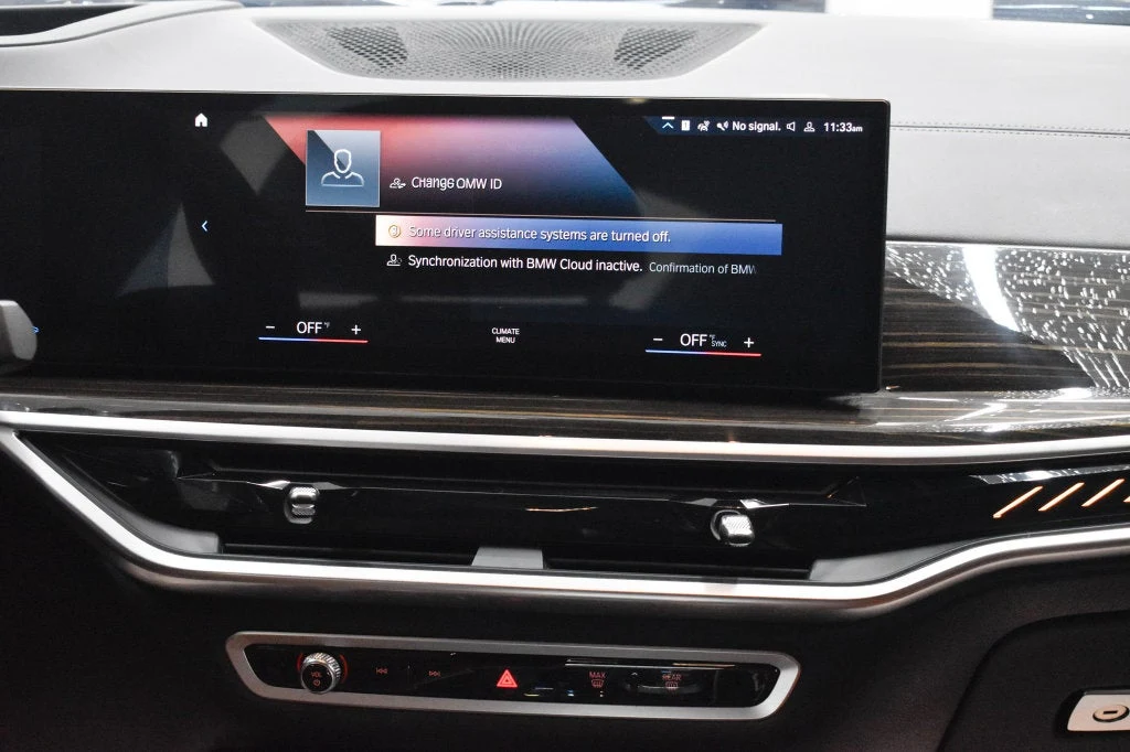 2023 BMW X7 M60i interior, Tartufo