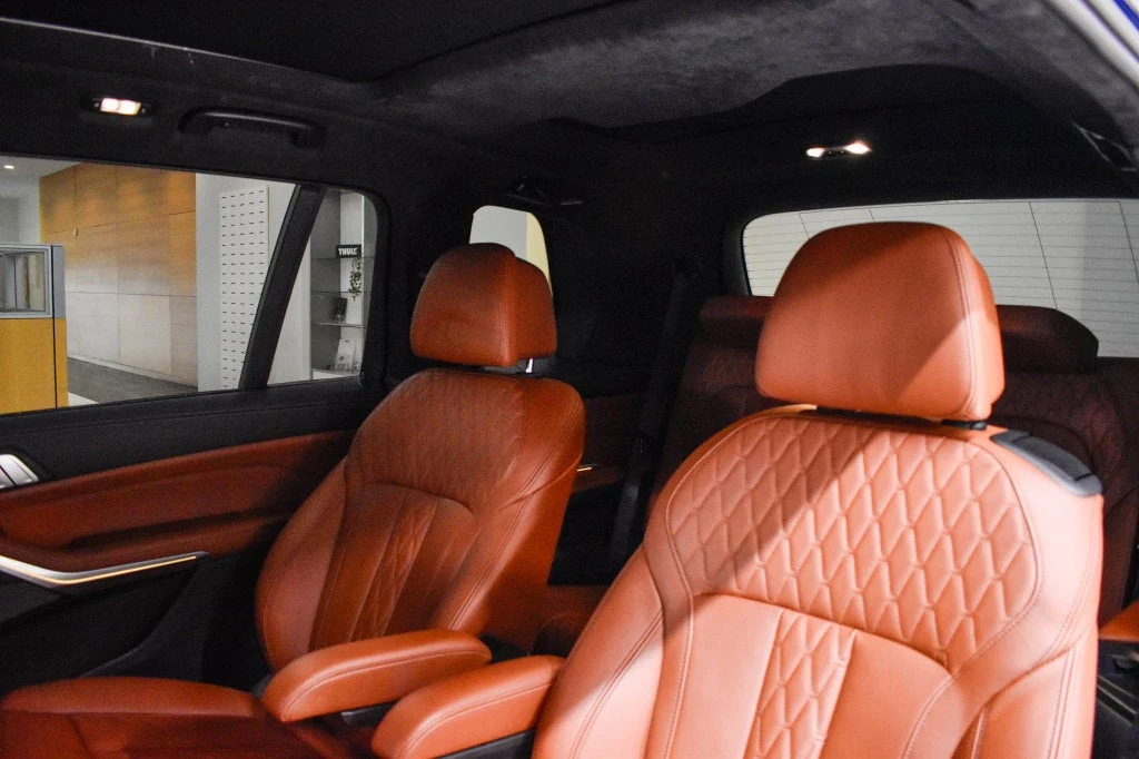 2023 BMW X7 M60i interior, seats, Tartufo