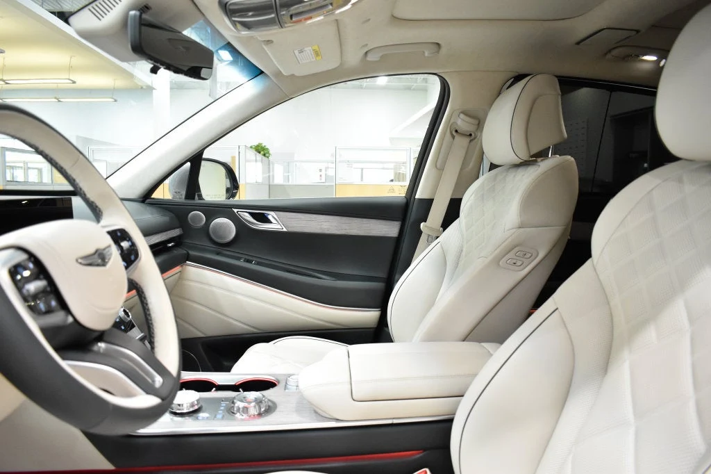 2026 Genesis GV80 3.5T Prestige interior, seats, Vanilla Beige/Smoky Green