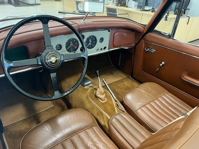 1960 Jaguar XK150 Drophead Coupe interior, dashboard, Brown