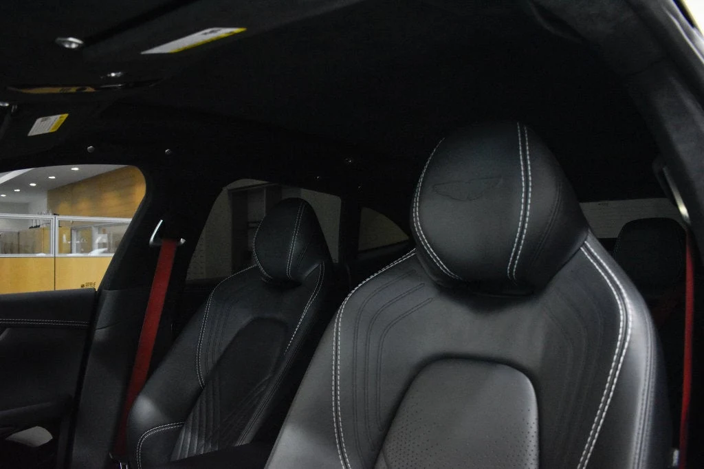 2022 Aston Martin DBX interior, seats, Onyx Black