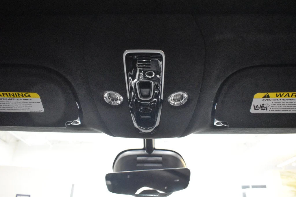 2022 Aston Martin DBX interior, Onyx Black