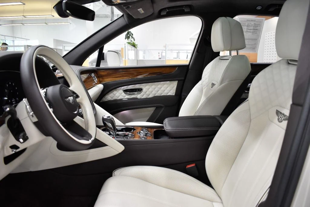 2023 Bentley Bentayga Azure V8 interior, seats, Linen