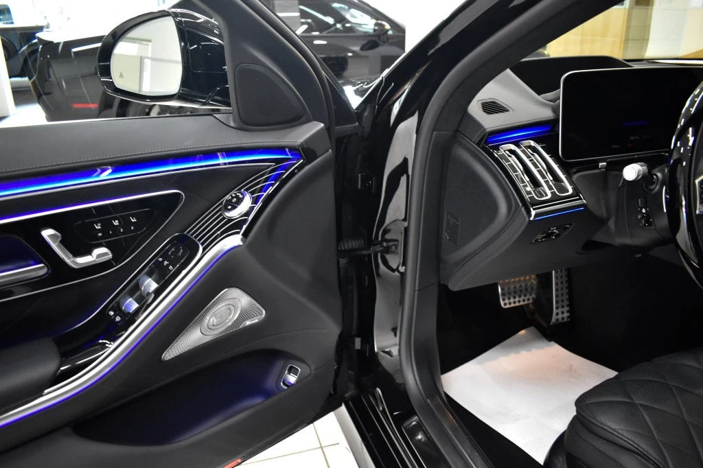 2026 Mercedes-Benz S 580 4MATIC interior, door panel, Black