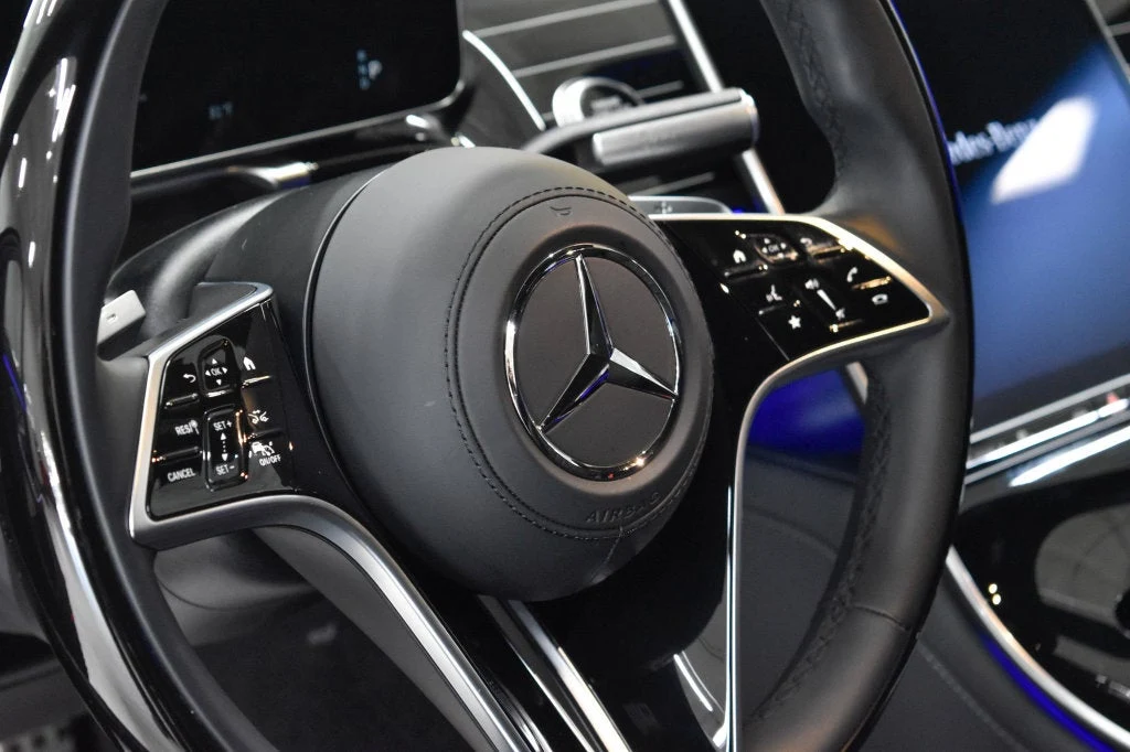 2026 Mercedes-Benz S 580 4MATIC interior, steering wheel, Black