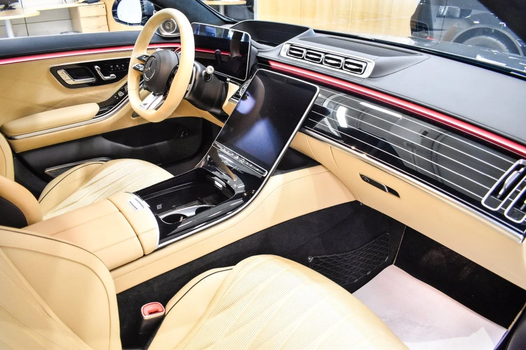 2024 Mercedes-AMG S 63 E PERFORMANCE interior, dashboard, Manufaktur Pastel Yello