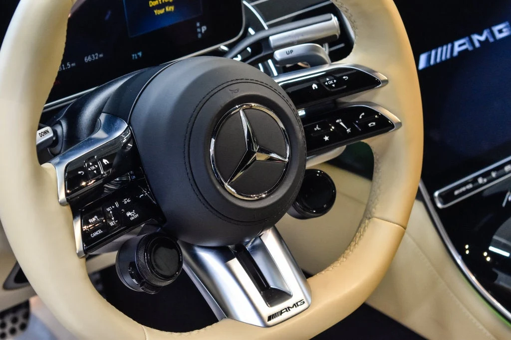2024 Mercedes-AMG S 63 E PERFORMANCE interior, steering wheel, Manufaktur Pastel Yello