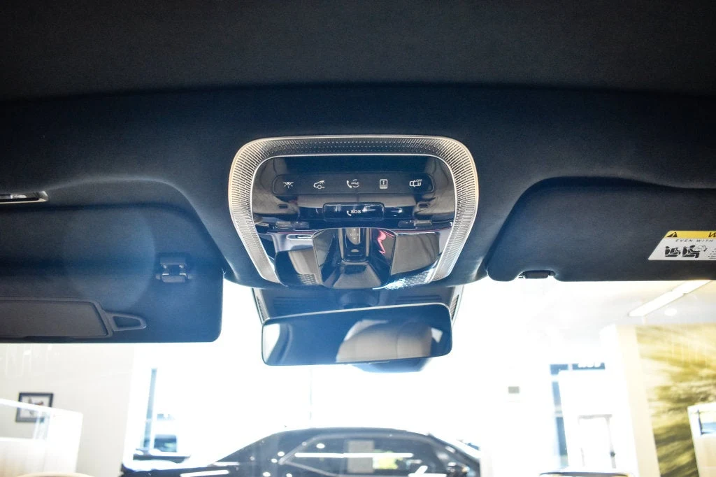 2024 Mercedes-AMG S 63 E PERFORMANCE interior, Manufaktur Pastel Yello
