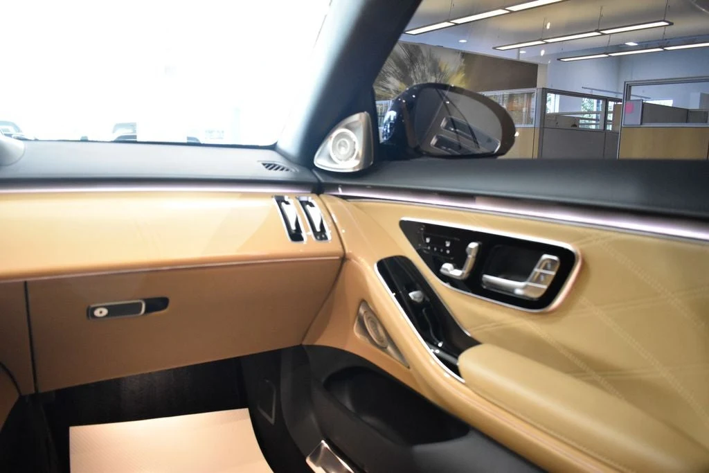 2023 Mercedes-Maybach S 680 4MATIC Virgil Abloh Edition interior, door panel, Black