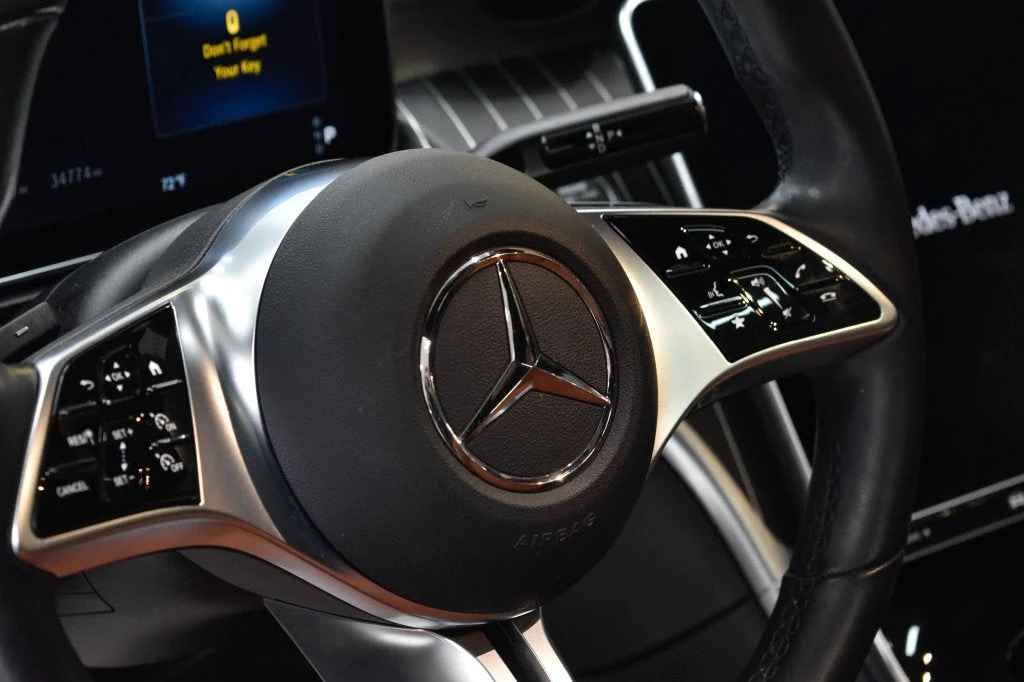 2022 Mercedes-Benz C 300 4MATIC Sedan interior, steering wheel, Sienna Brown/Black