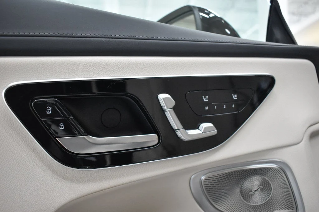 2025 Mercedes-AMG CLE 53 4MATIC+ Coupe interior, door panel, Macchiato Beige