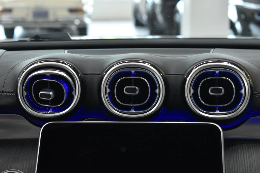 2025 Mercedes-AMG CLE 53 4MATIC+ Coupe interior, Macchiato Beige