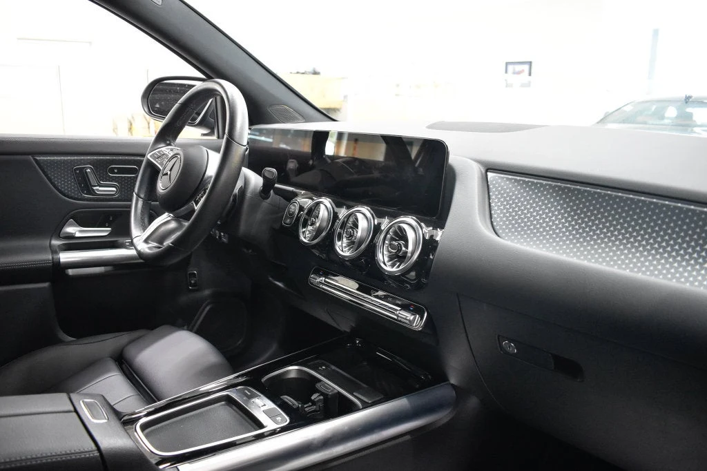 2024 Mercedes-Benz GLA 250 4MATIC interior, dashboard, Black